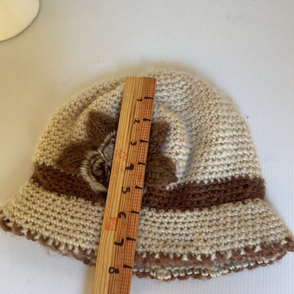 Vintage Bucket Hat Sherpa Crochet Cloche Cream Brown with Faux Fur Flower Accent - Picture 11 of 12